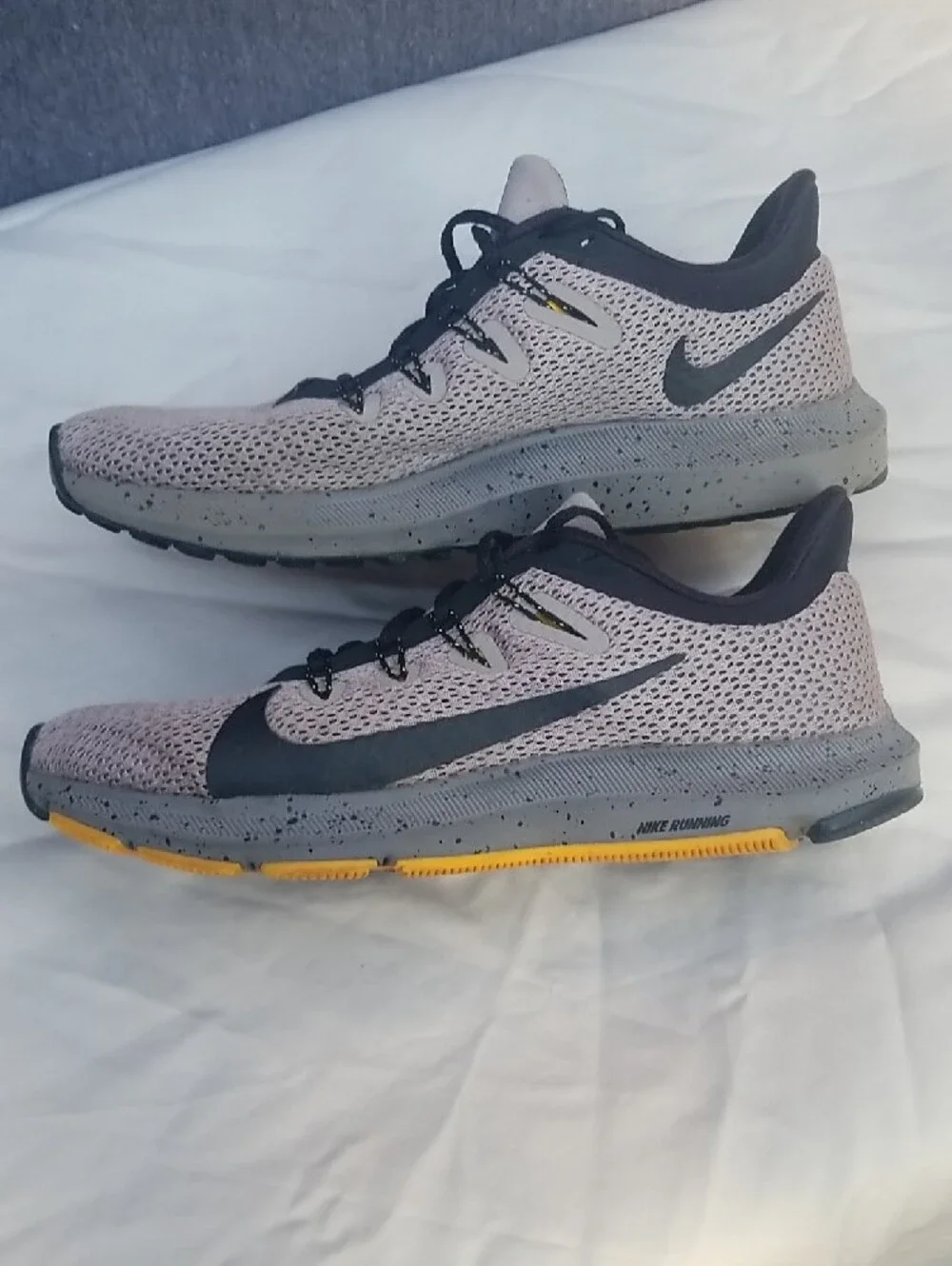 Nike Women's Quest 2 Gray and Black Mesh Running Sneakers Size 7